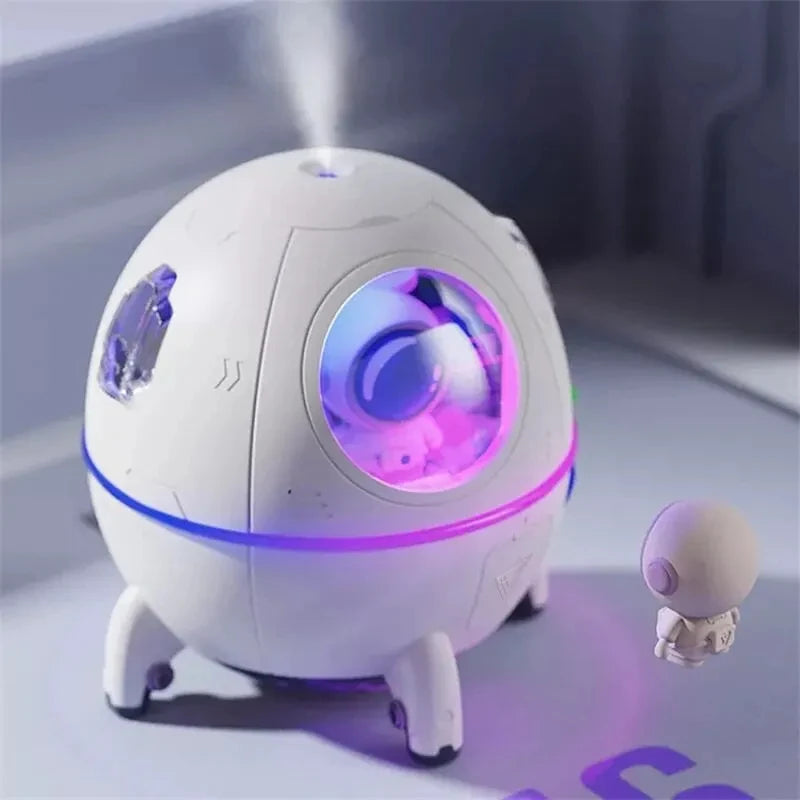 Astronaut mini USB humidifier with LED light
